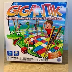 GIGANTIK SNAKES & LADDERS